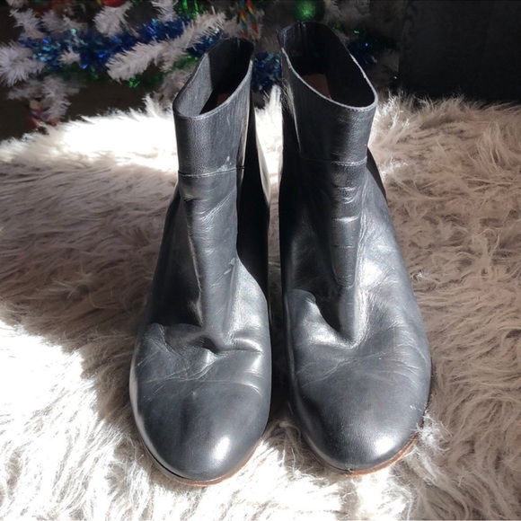 Marc By Marc Jacobs Lucite Plexi Heel Booties - Picture 16 of 16